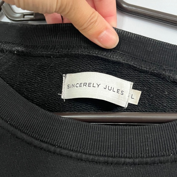Black Crewneck with side ties - Picture 2 of 4